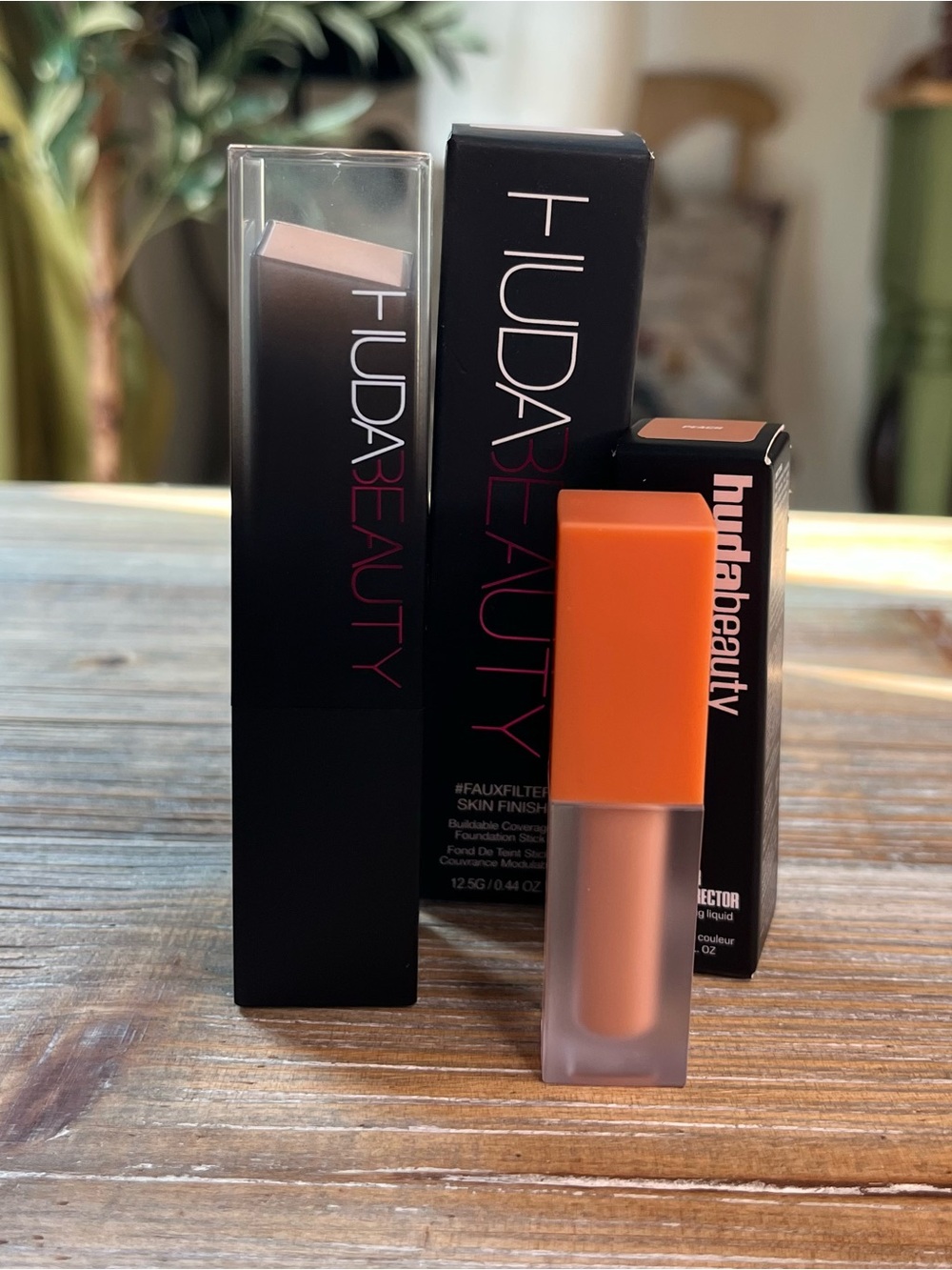 Huda Beauty Bundle FauxFilter Foundation Stick Milkshake & Color Corrector Peach